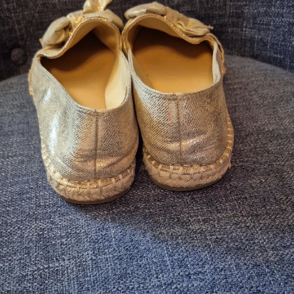 Bandolino Metallic Gold Flats with Bow - Picture 8 of 10